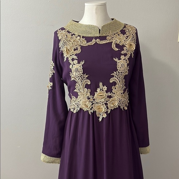 Regal Purple Gown with Gold Detailing - Picture 3 of 14